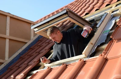 Pose de fenêtres de toit Velux à Sigogne
